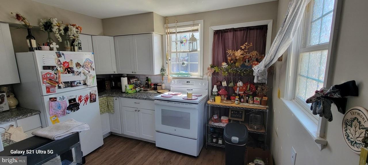 138 3rd St Unit 1 - Photo 4 of 9