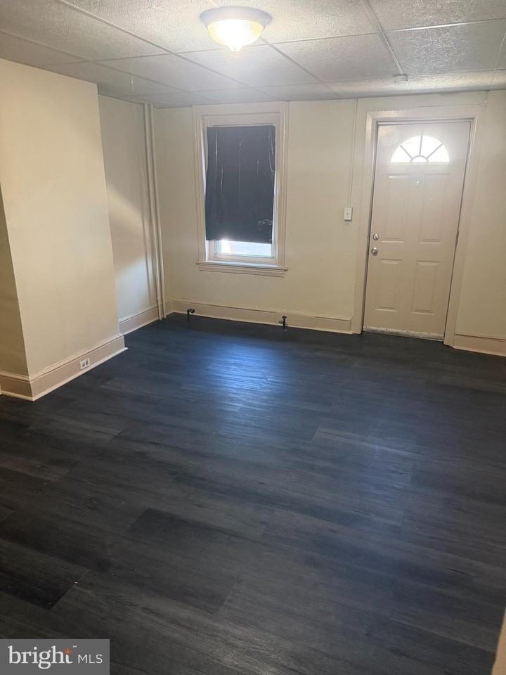 352 1/2 E Airy St - Photo 3 of 11