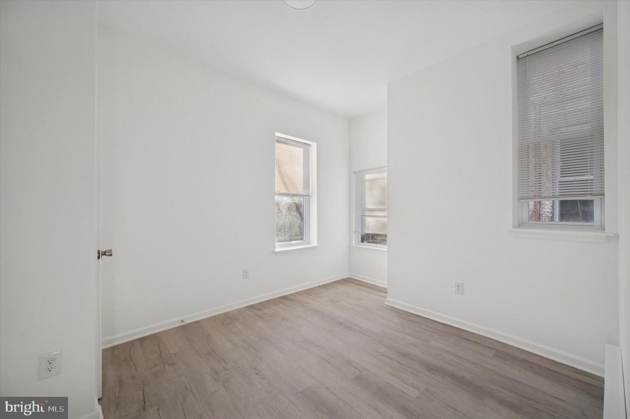 1418 W Erie Ave #4 - Photo 6 of 17