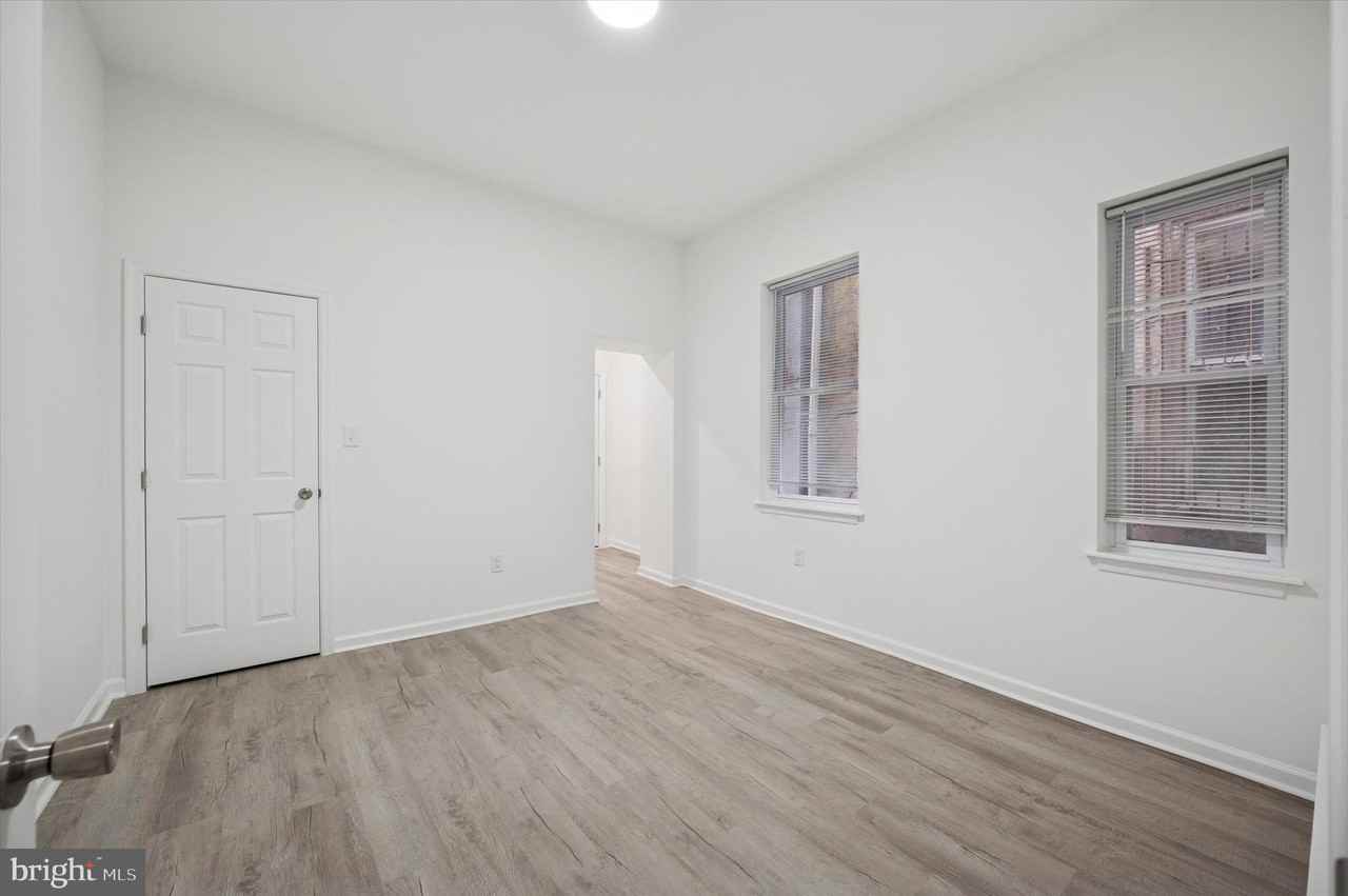 1418 W Erie Ave #4 - Photo 7 of 17