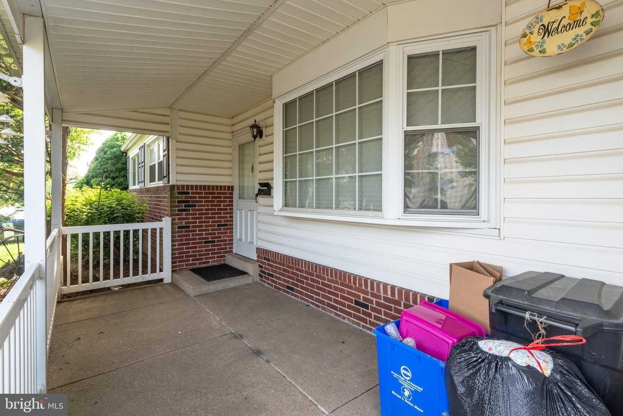 13032 Worthington Rd - Photo 3 of 33