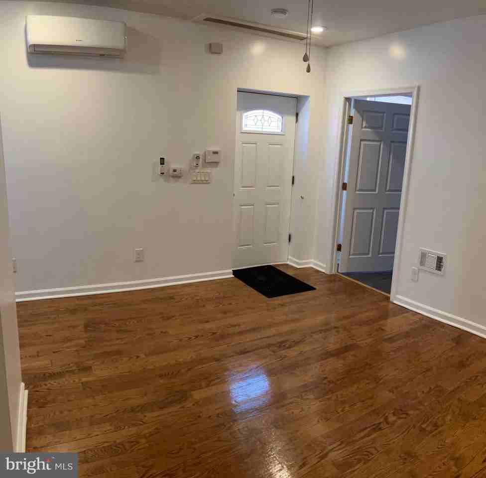 1109 S 23rd St - Photo 3 of 17