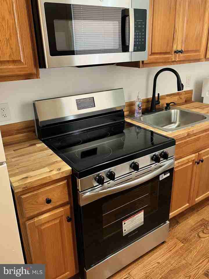 1109 S 23rd St - Photo 6 of 17