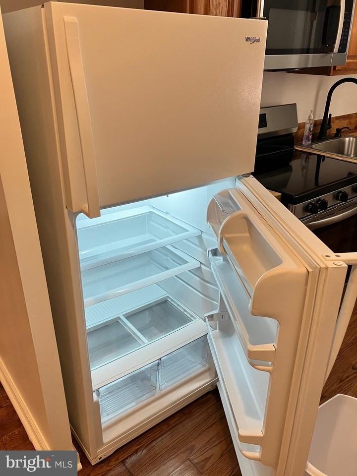 1109 S 23rd St - Photo 7 of 17