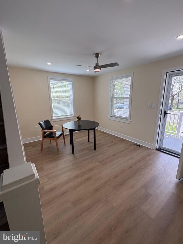 2449 S Oakland St - Photo 4 of 29