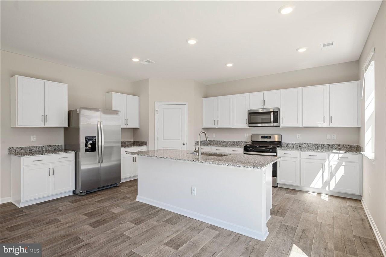 118 Clerkenwell Dr - Photo 4 of 21