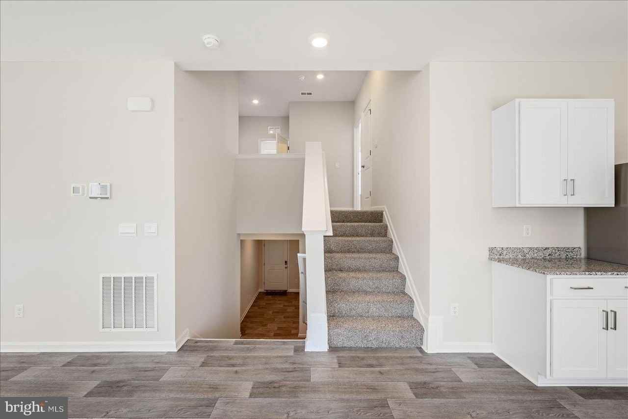 118 Clerkenwell Dr - Photo 6 of 21