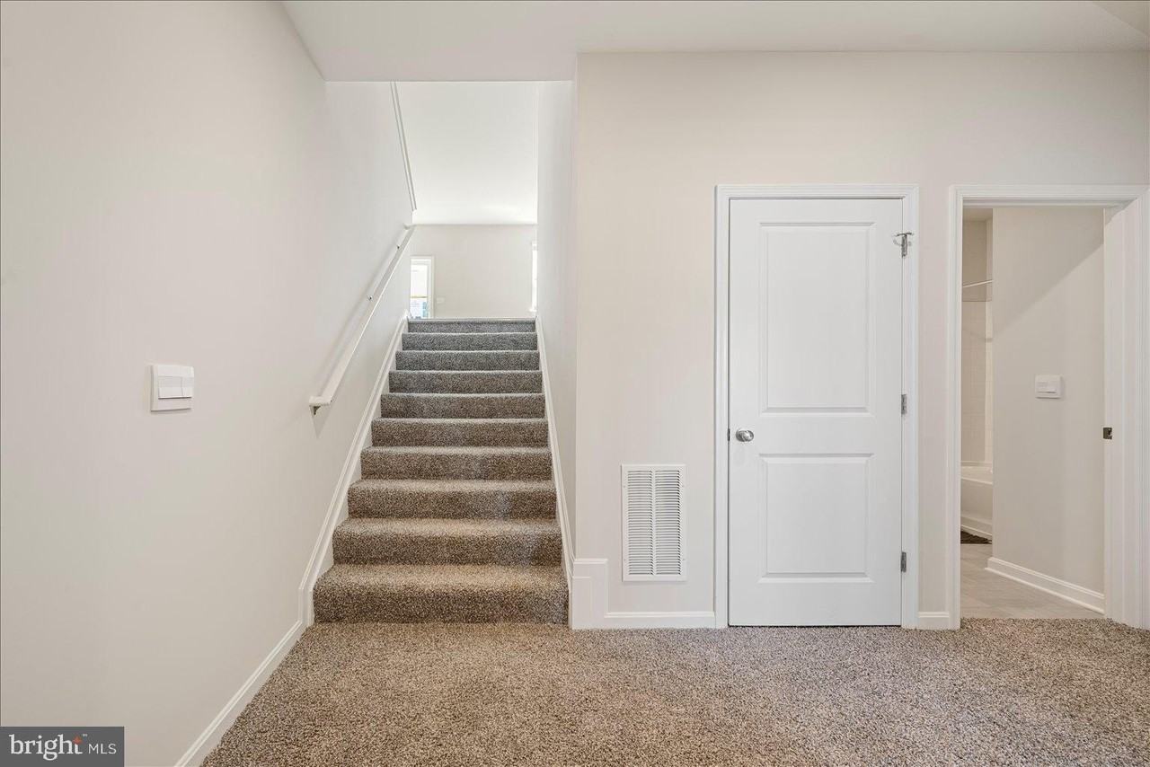 118 Clerkenwell Dr - Photo 7 of 21