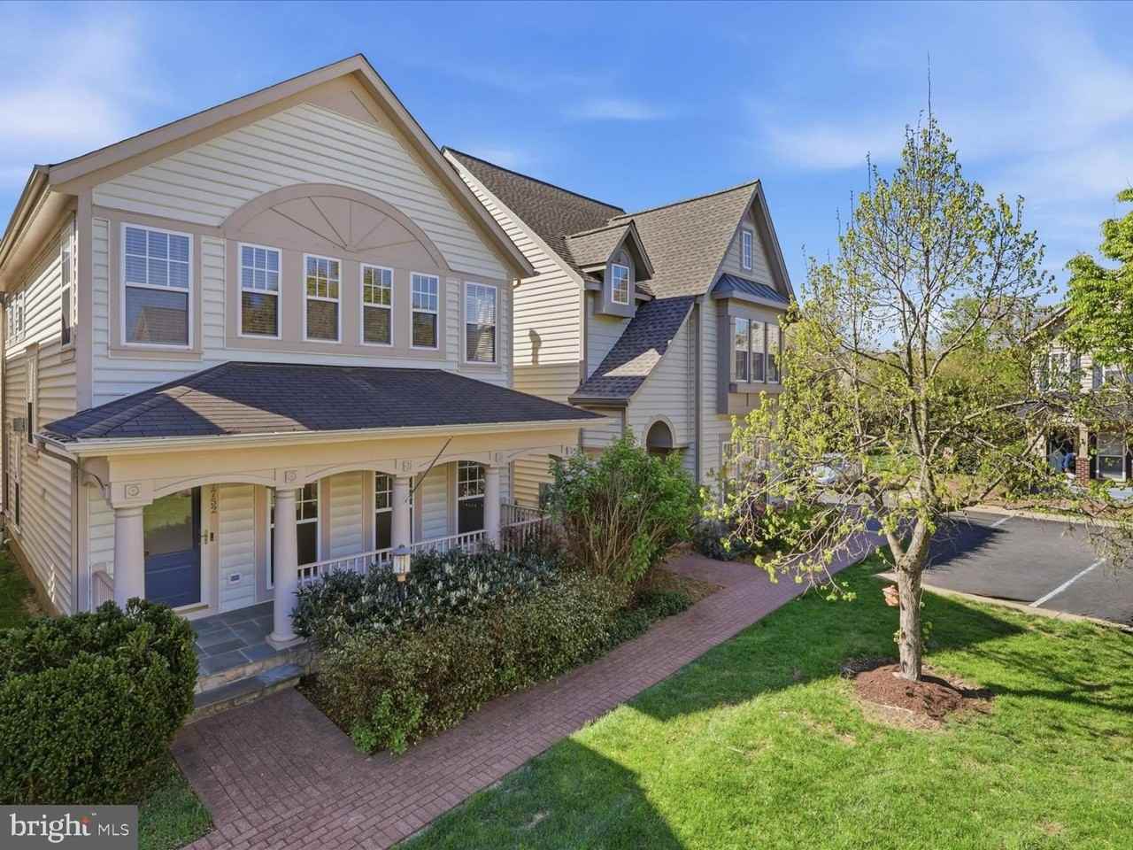 7752 Grandwind Dr - Photo 2 of 27