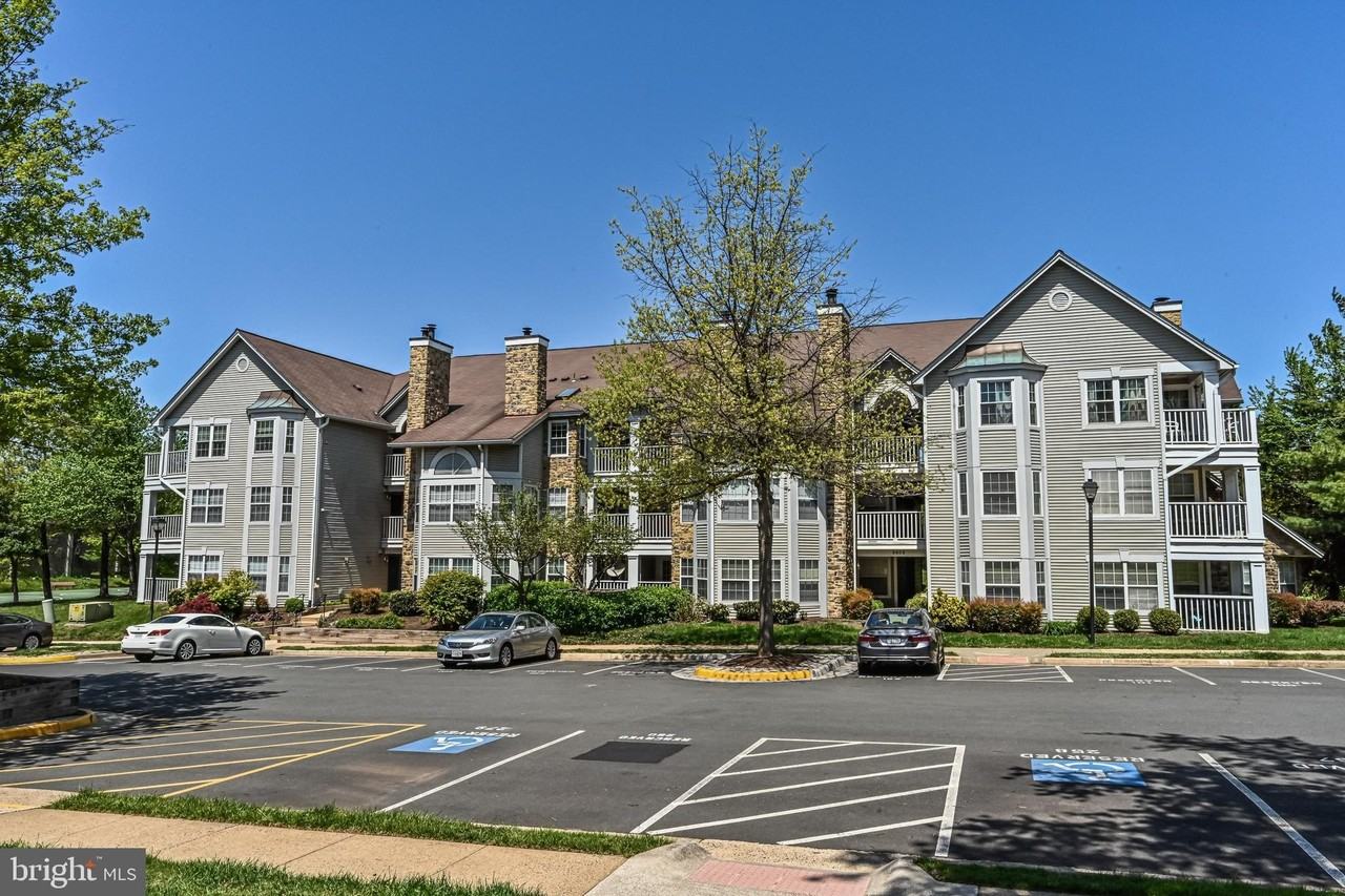 5601 Willoughby Newton Dr Unit 36 - Photo 4 of 34