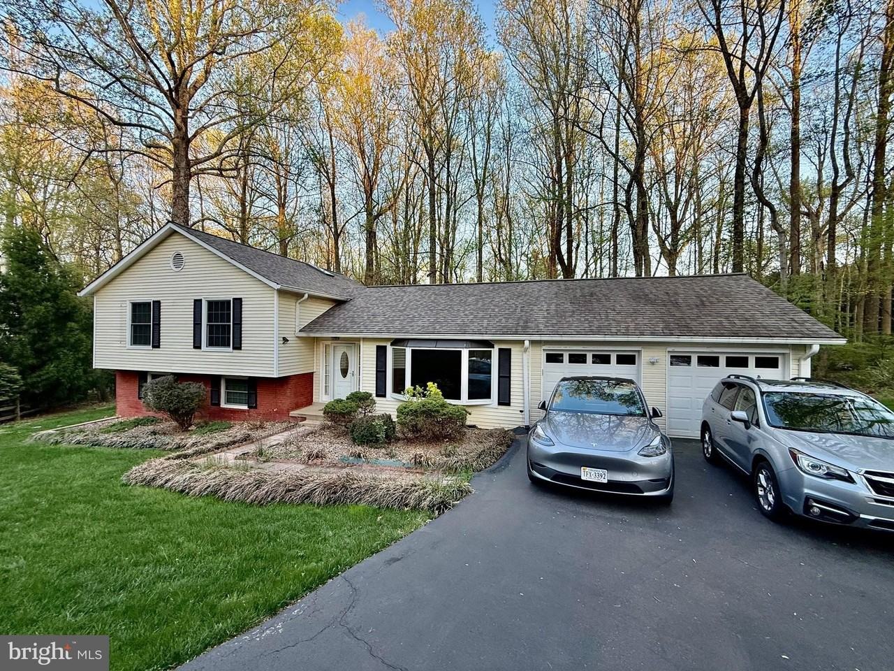 12220 Tall Pines Ct - Photo 2 of 4