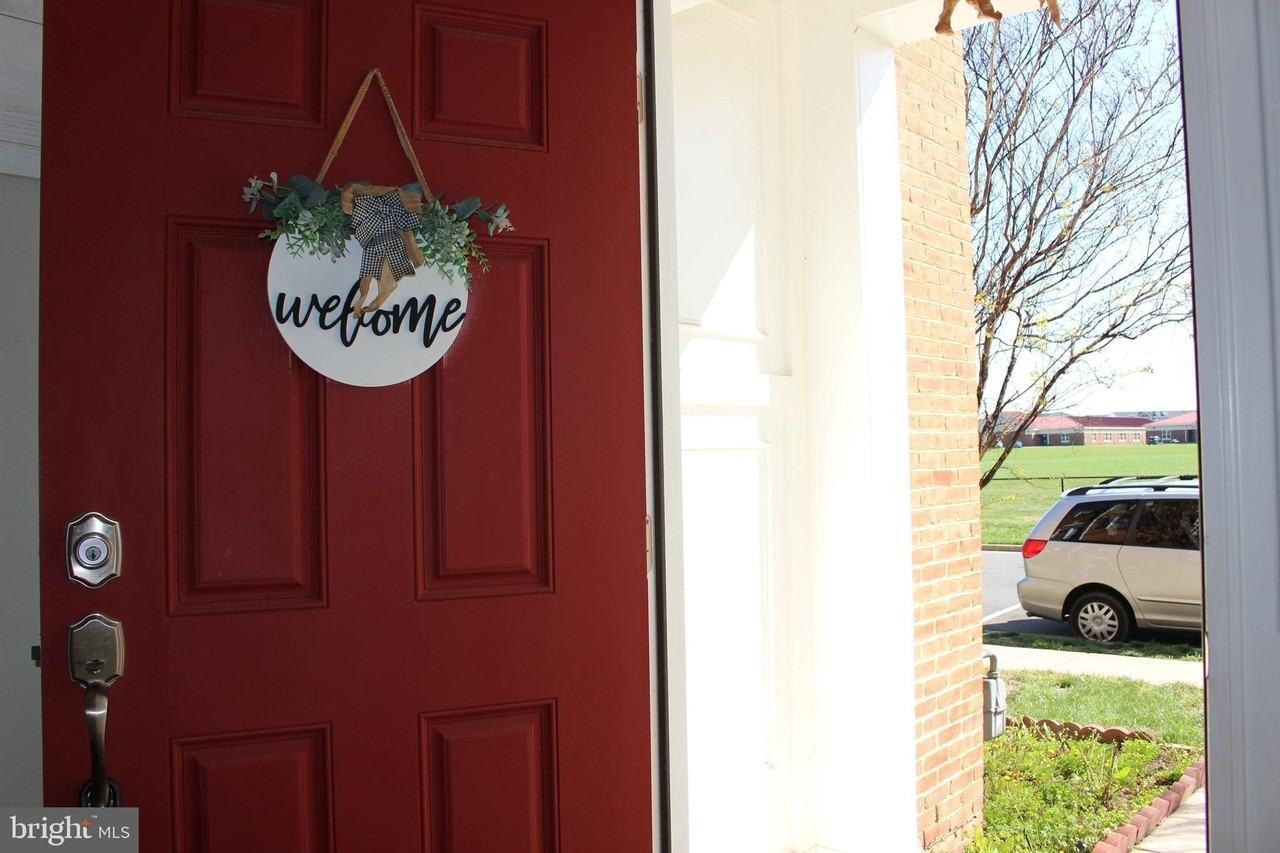 23261 Carters Meadow Ter - Photo 4 of 34