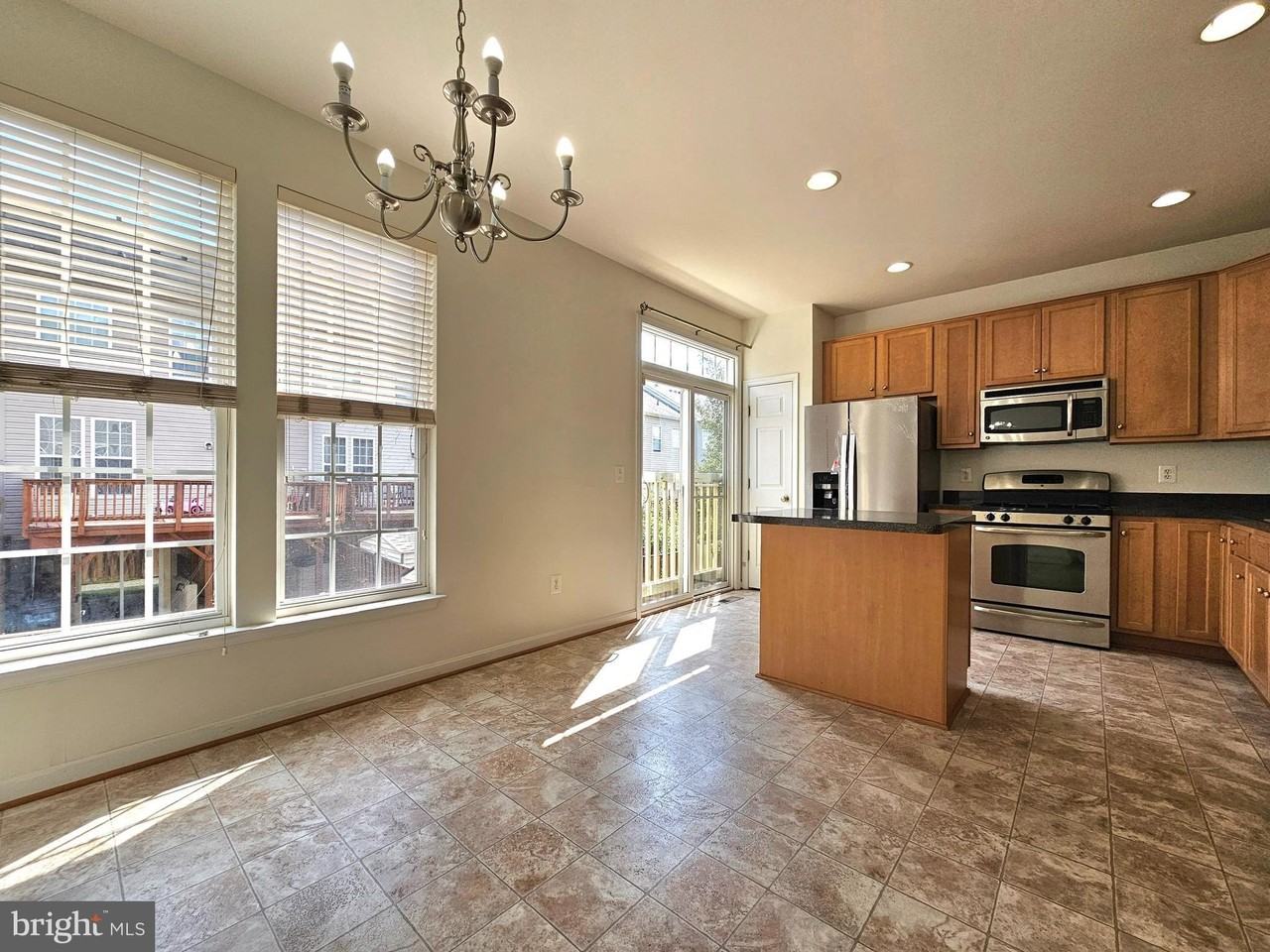 15328 Elizabeth Burbage Loop - Photo 6 of 30