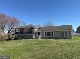 featured image of 10421 Tidewater Trl