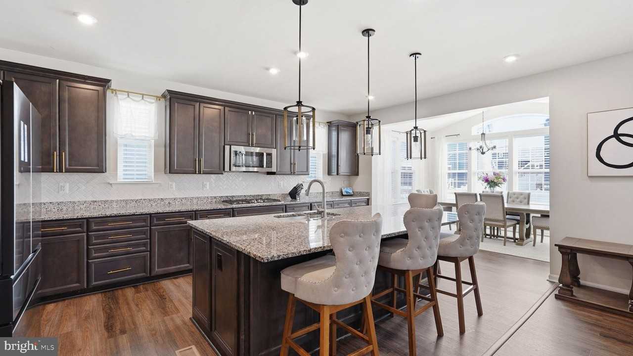 355 Pepperidge Dr - Photo 3 of 50