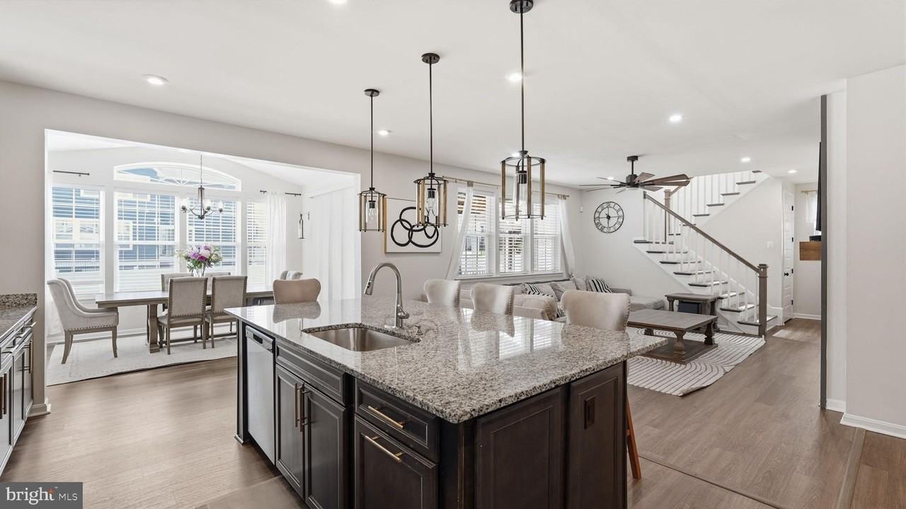 355 Pepperidge Dr - Photo 4 of 50