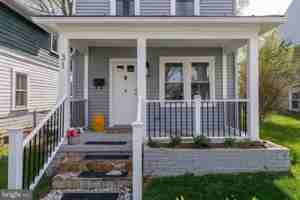 featured image of 31 W Southwerk St