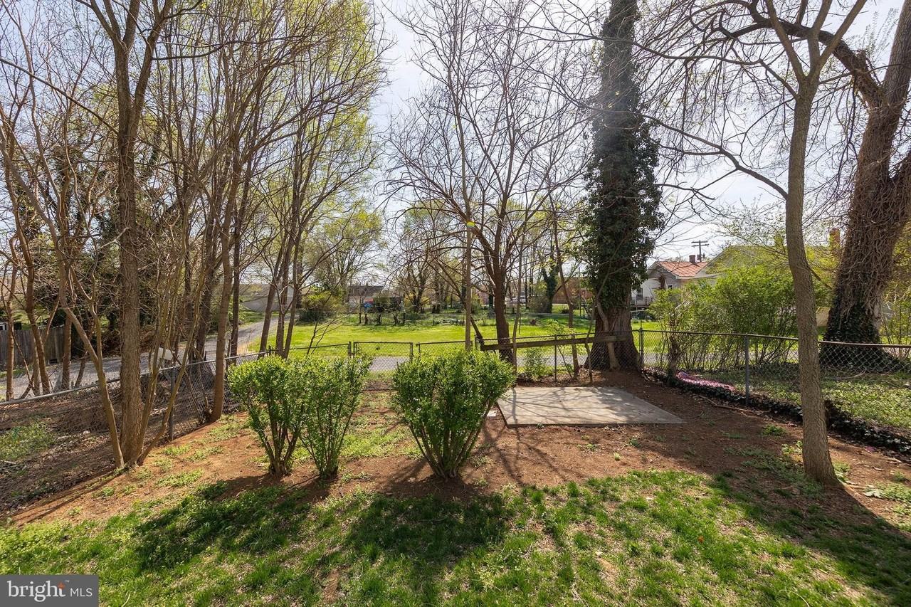 31 W Southwerk St - Photo 5 of 33