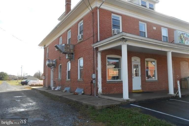 9460 Williamsport Pike - Photo 2 of 9