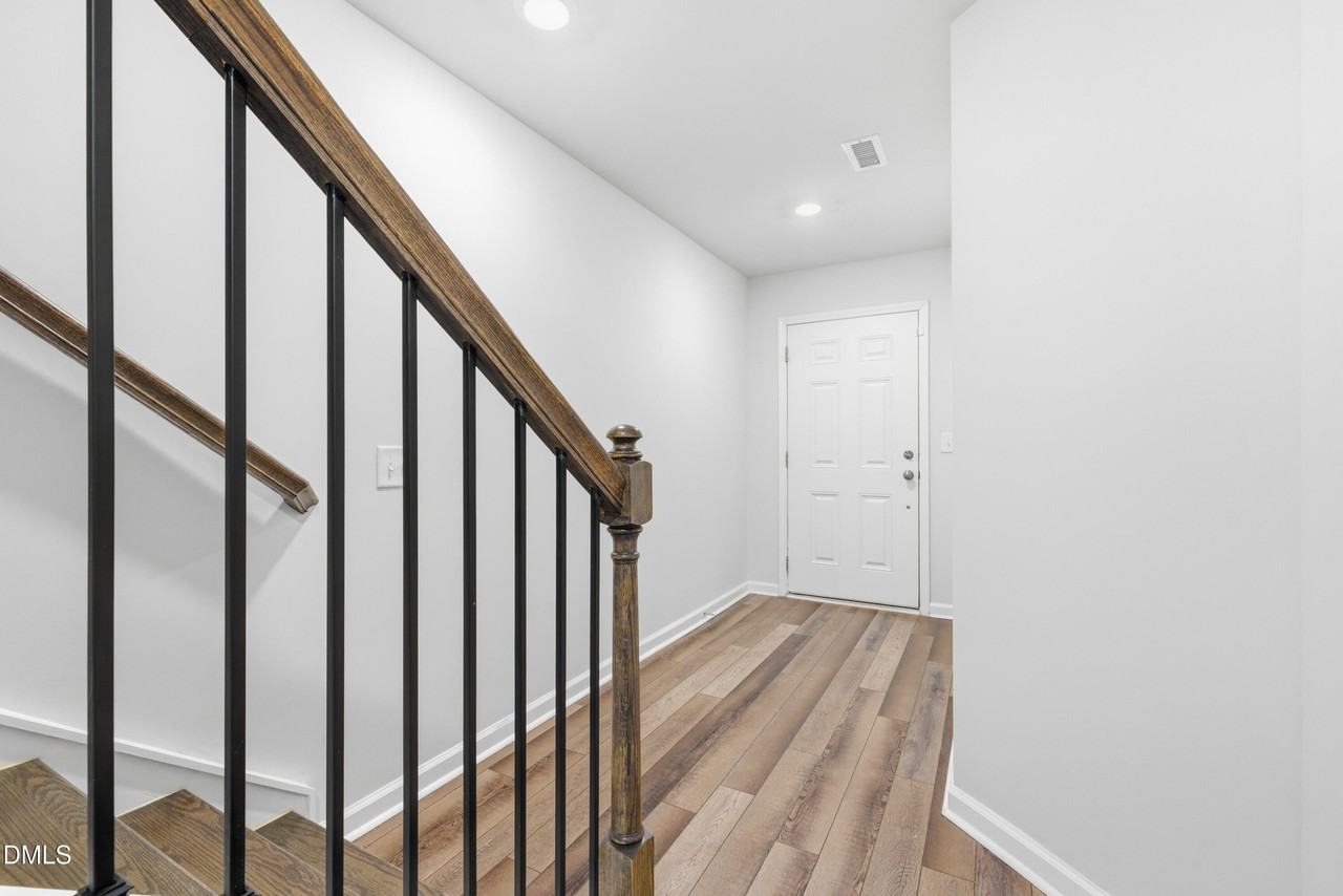 2530 Laurel Valley Way - Photo 5 of 26