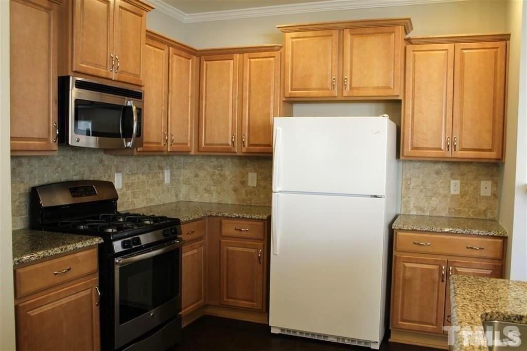 1133 Pemberly Ave - Photo 4 of 23