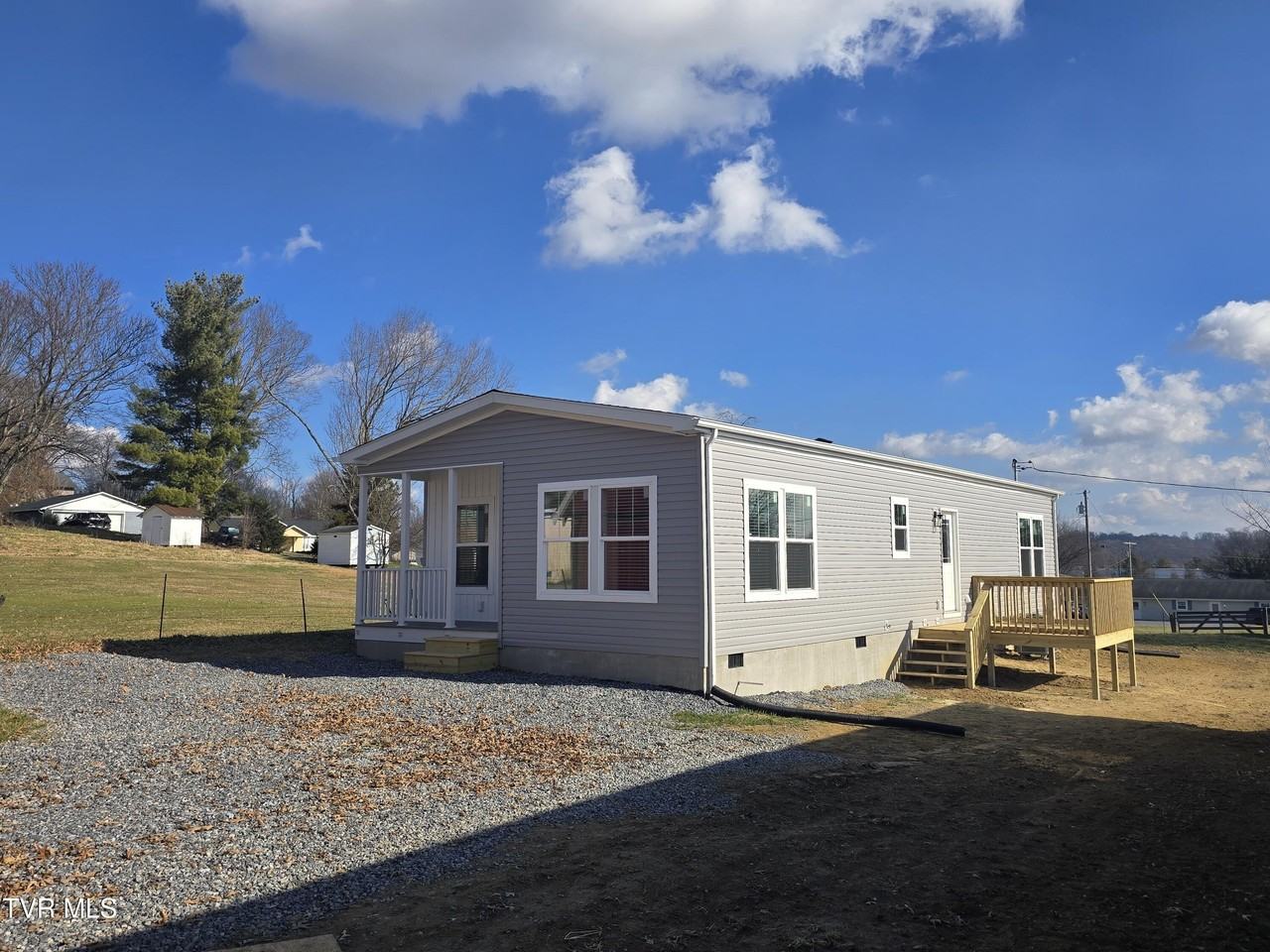 2208 Oak St - Photo 2 of 22