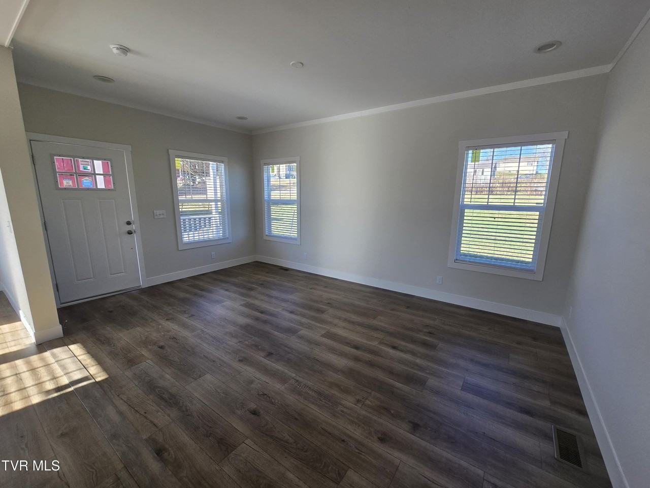 2208 Oak St - Photo 5 of 22