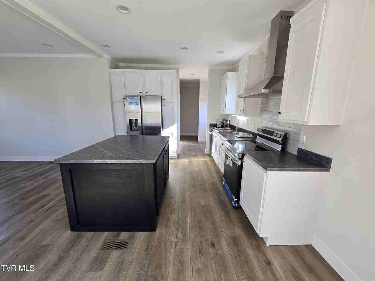 2208 Oak St - Photo 7 of 22