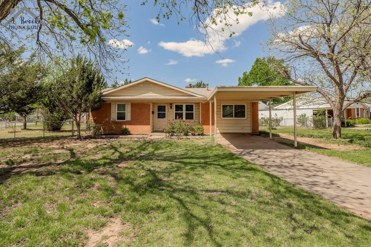 1400 Phoenix Dr - Photo 3 of 34