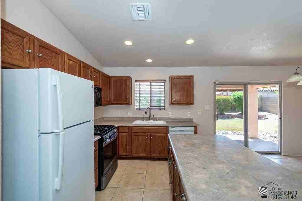 11149 E 26th St - Photo 6 of 21