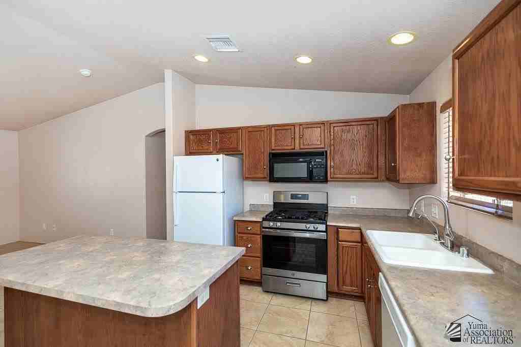 11149 E 26th St - Photo 7 of 21