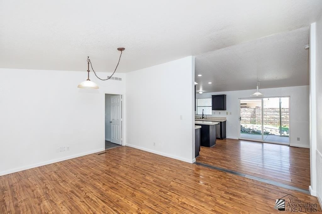 10439 E 37th St - Photo 4 of 19