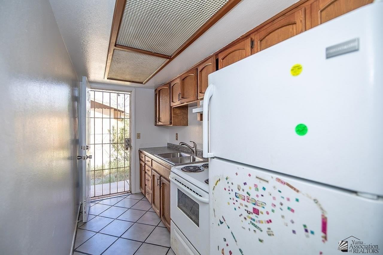 123 S Magnolia Ave #1 - Photo 2 of 17