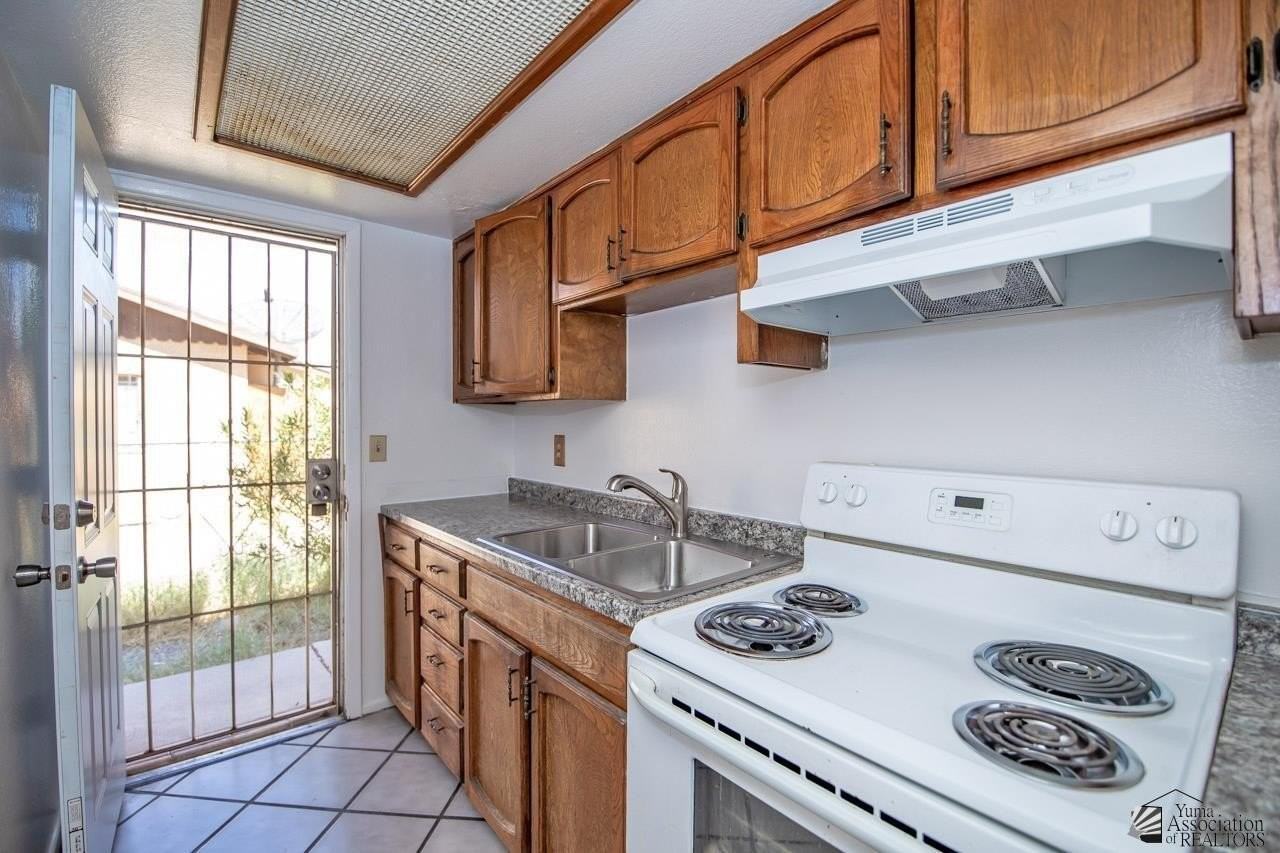 123 S Magnolia Ave #1 - Photo 3 of 17