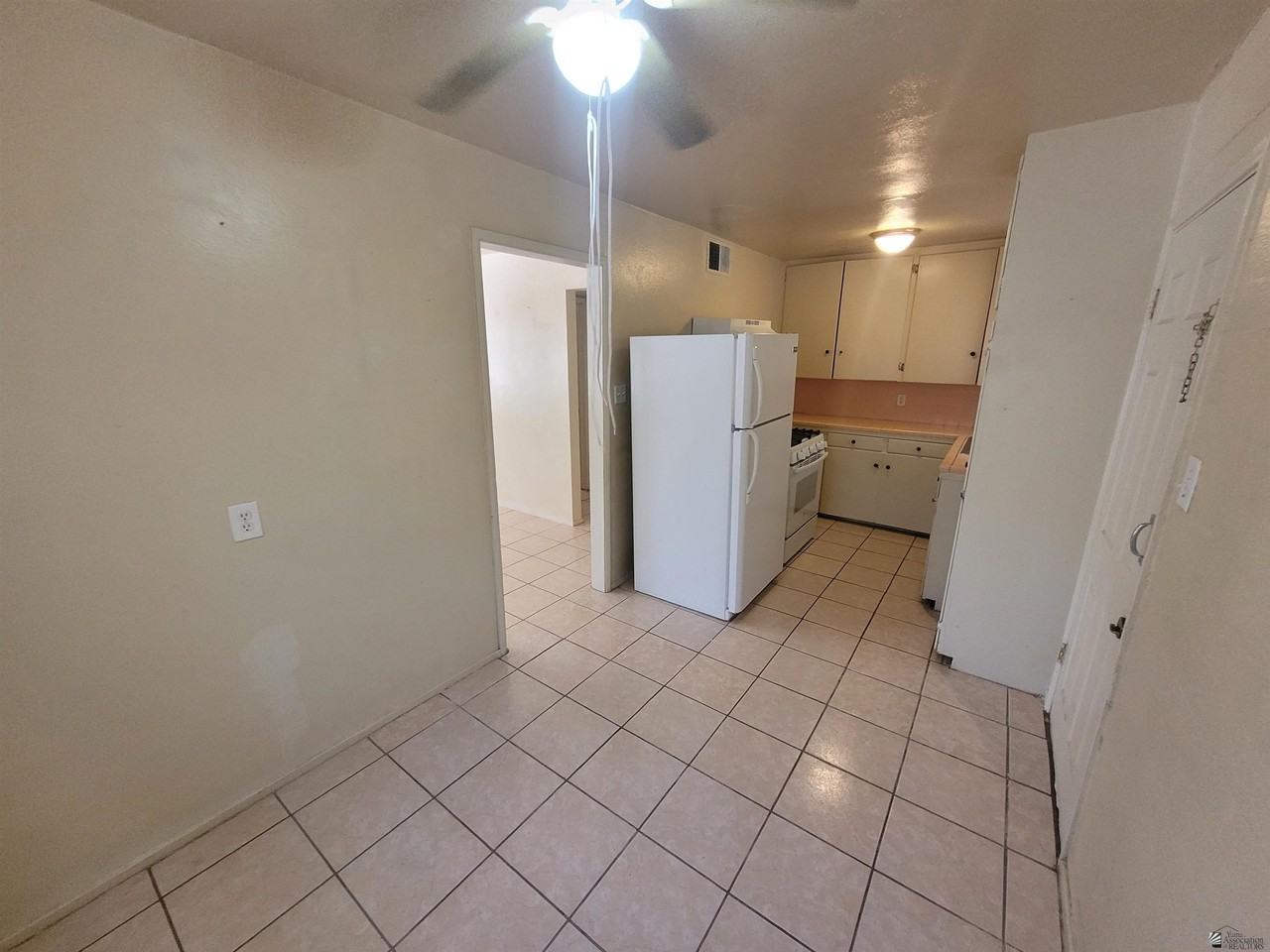 276 S 17th Ave - Photo 5 of 10