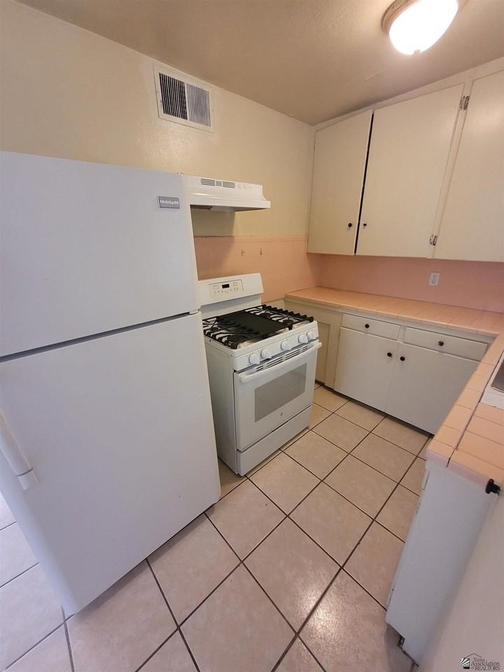 276 S 17th Ave - Photo 6 of 10