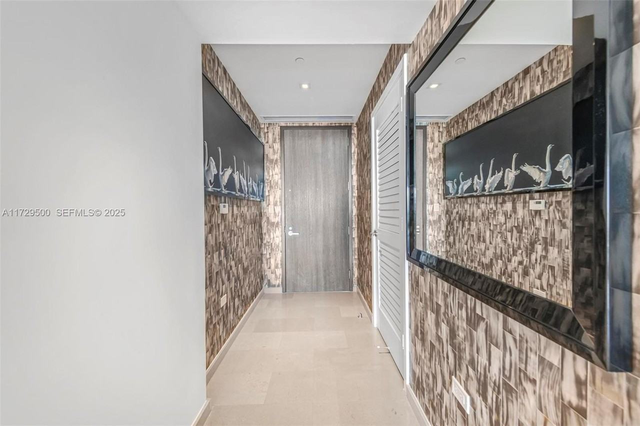 88 Southwest 7th Street #3806 - Photo 7 of 25