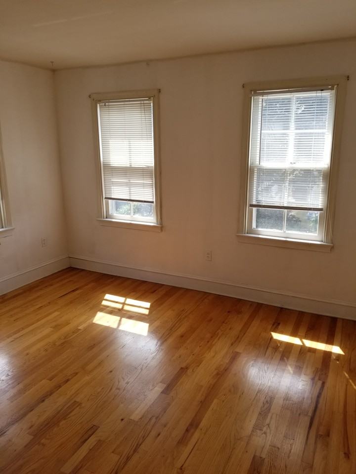 81 Conduit St #1 - Photo 5 of 16