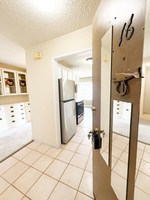 924 Shorewood Dr #B16 - Photo 3 of 21