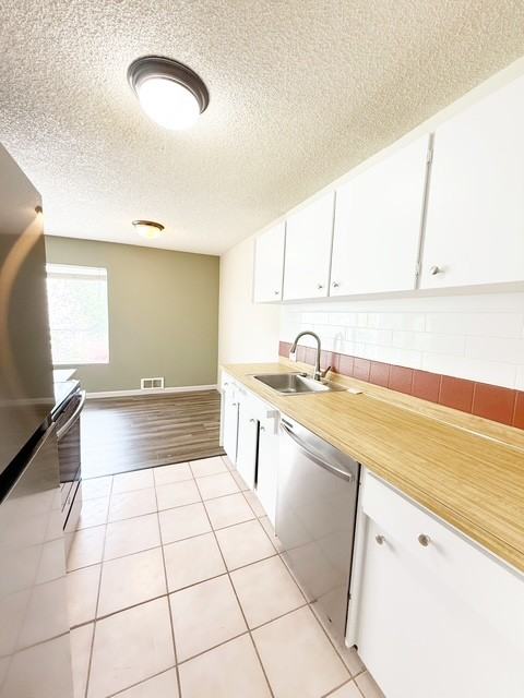 924 Shorewood Dr #B16 - Photo 4 of 21