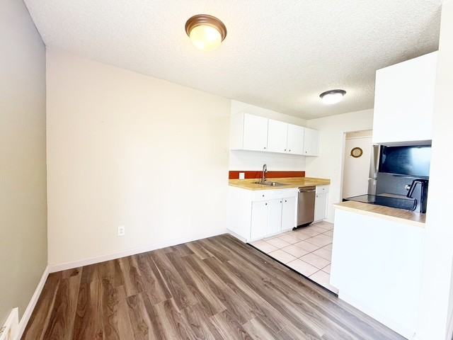 924 Shorewood Dr #B16 - Photo 7 of 21