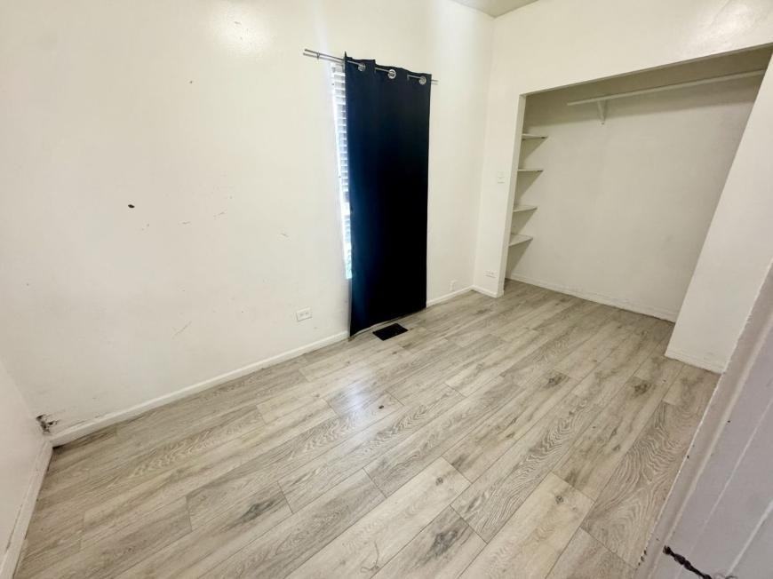 1250 N Springfield Ave - Photo 4 of 9