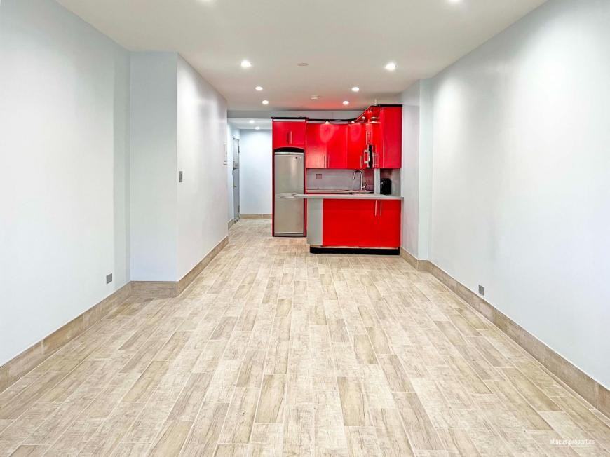 2035 E 7th St - Photo 2 of 7