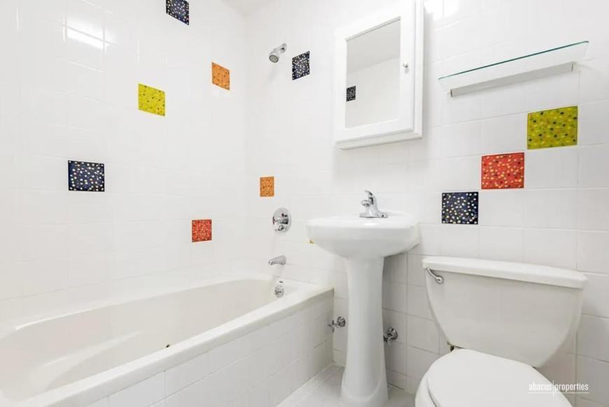 2035 E 7th St - Photo 6 of 7