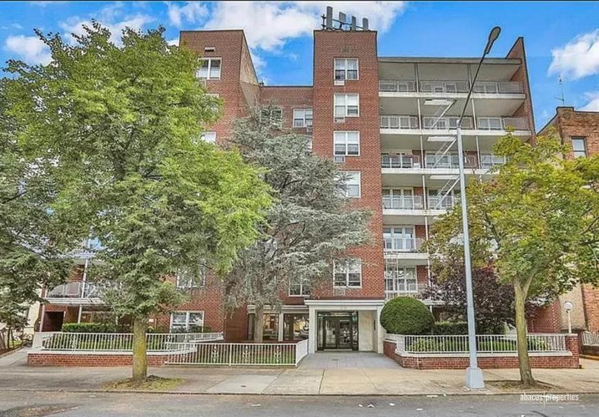 2035 E 7th St - Photo 7 of 7