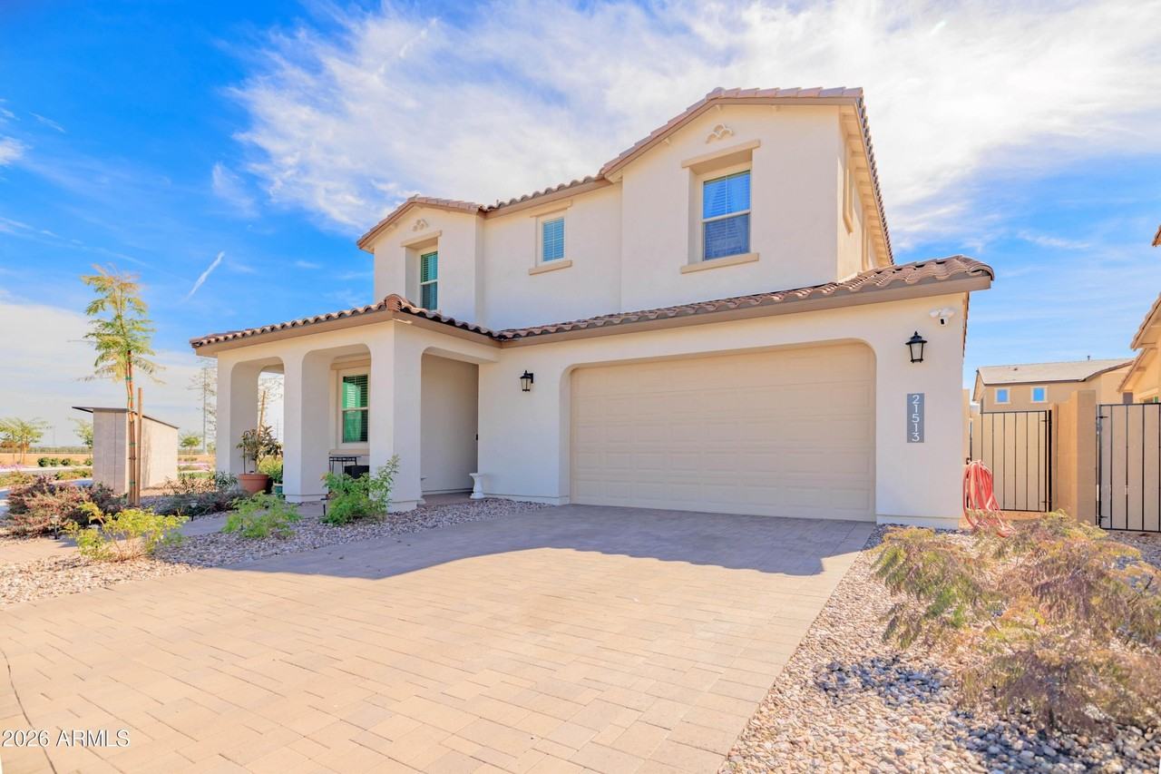 21513 E Sparrow Dr - Photo 3 of 50