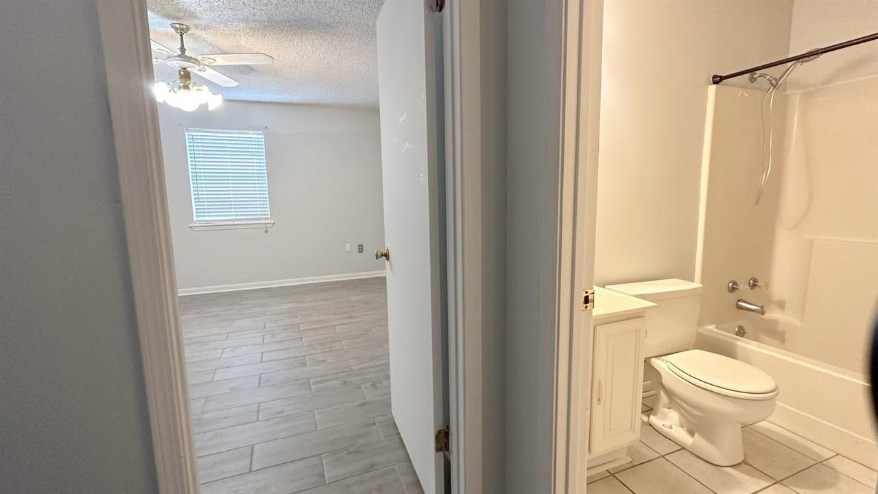 1406 Lee Dr - Photo 7 of 9