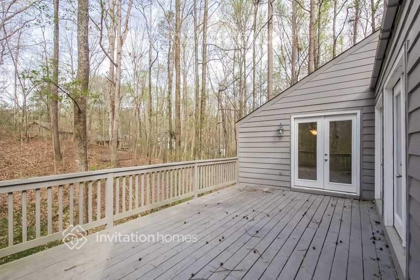 3895 Rock Mill Pkwy - Photo 4 of 5