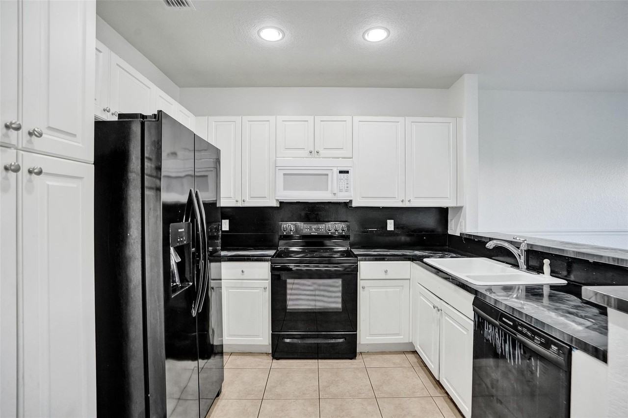 3313 Nw 29th Ct - Photo 5 of 29