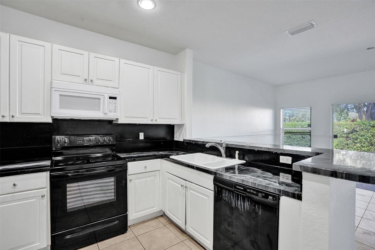 3313 Nw 29th Ct - Photo 6 of 29